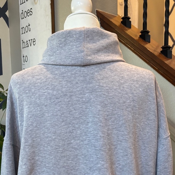 Aerie oversized Gray Turtleneck Sweater - Picture 6 of 10